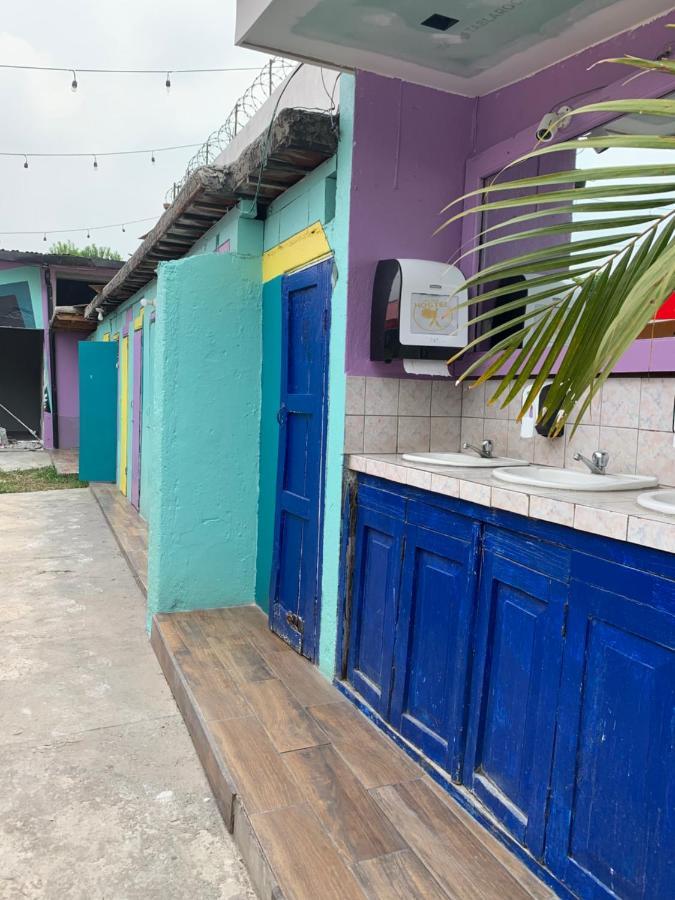 Funk Yeah Hostel Antigua Eksteriør billede
