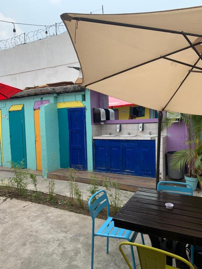 Funk Yeah Hostel Antigua Eksteriør billede